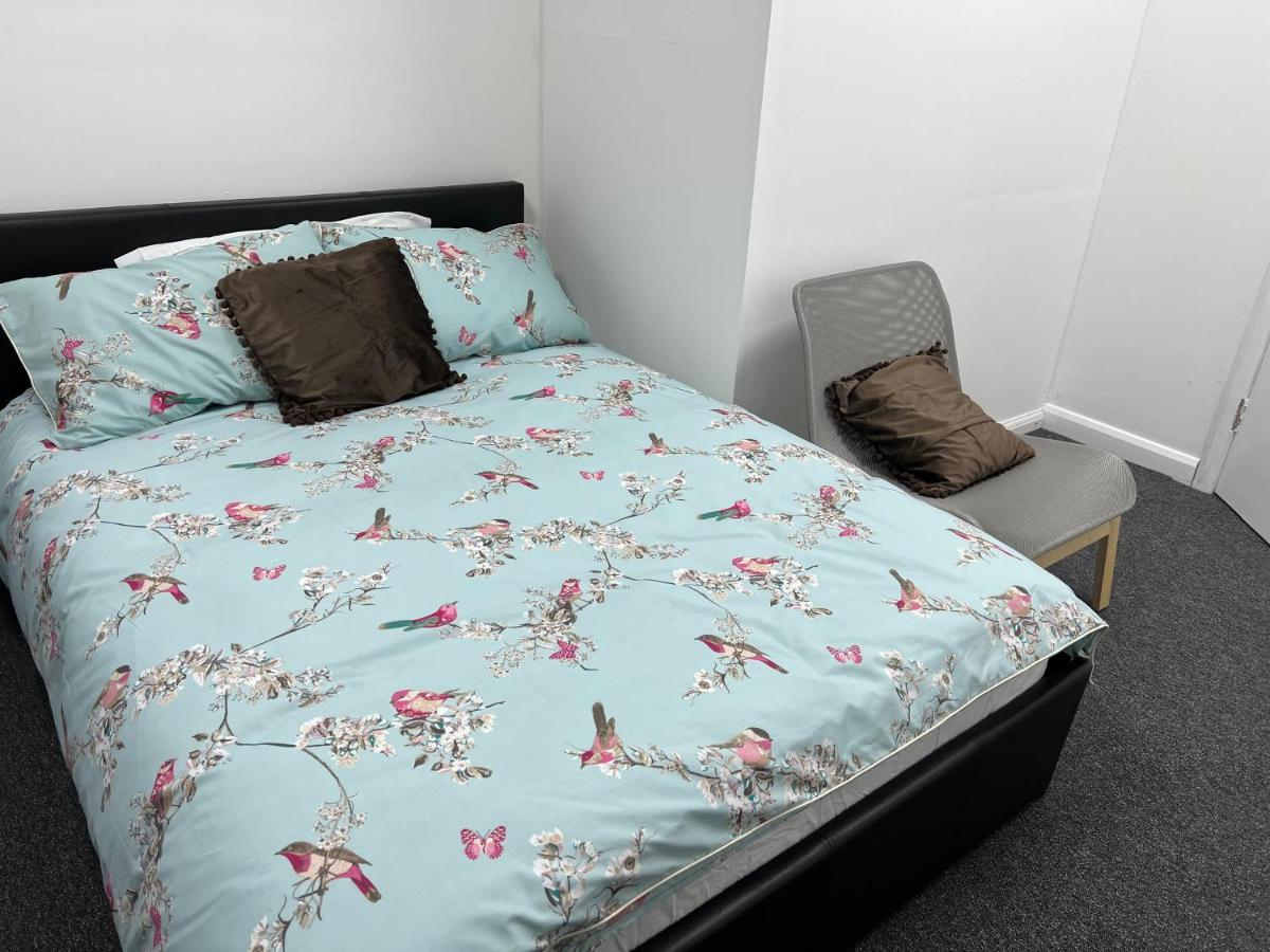 The Grande Residence - Close To Central London & Next To Northfield Tube Station Hanwell Exteriör bild